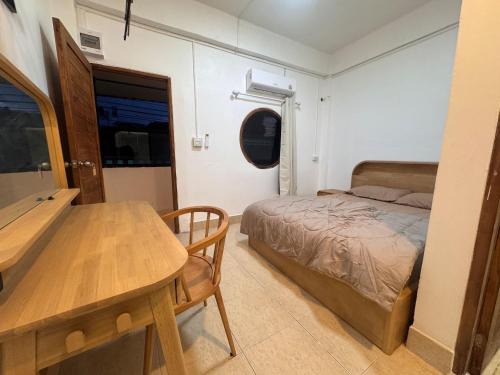 Thong Sala House | D6 Apartment at the Pier 4 of 6