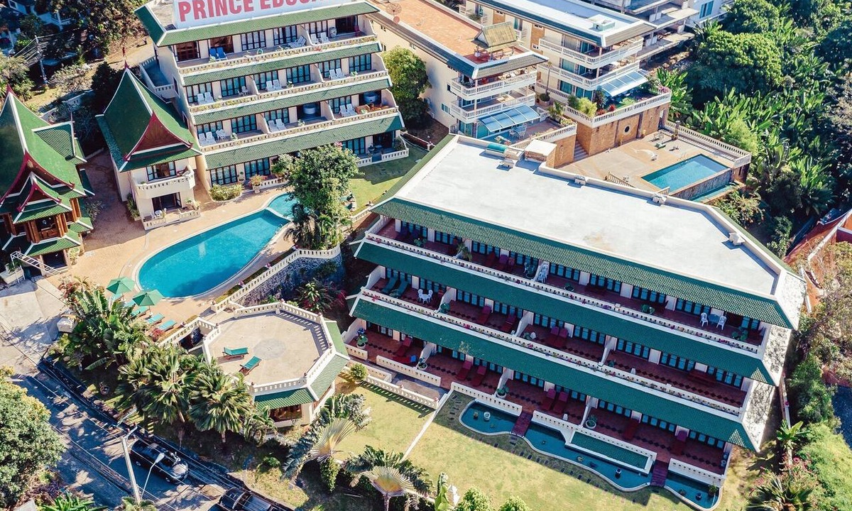 Patong Apartment | Deluxe apartment in residence.
