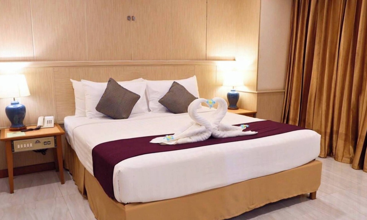 Makham Tia Hotel | Diamond Plaza Hotel Suratthani