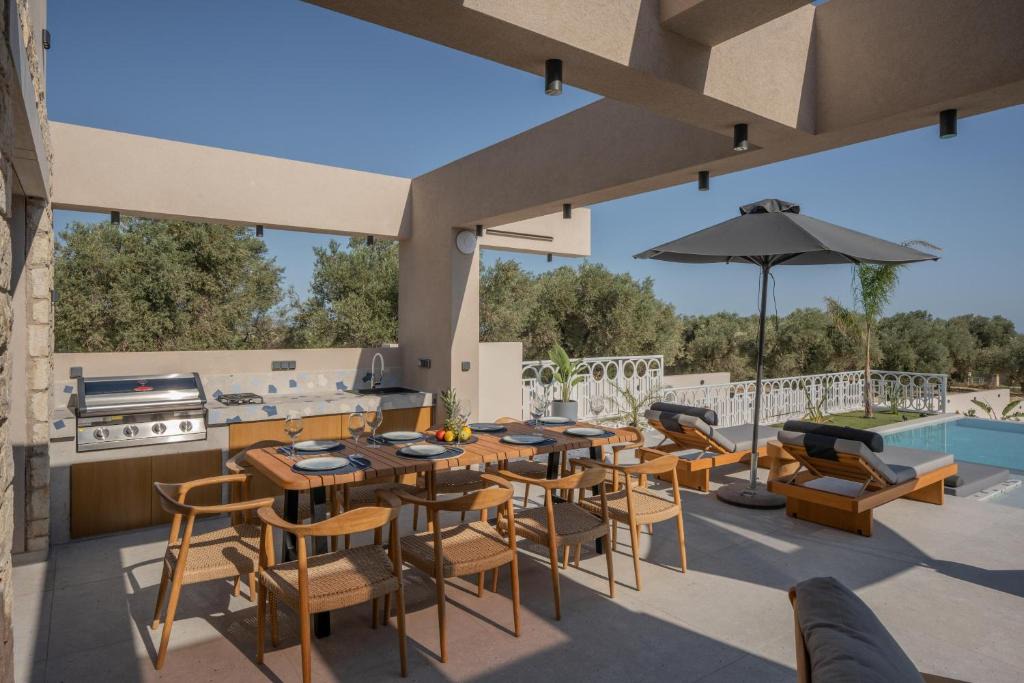 Adele Villa | Dive into Bliss Villas - Daily Housekeeping by etouri