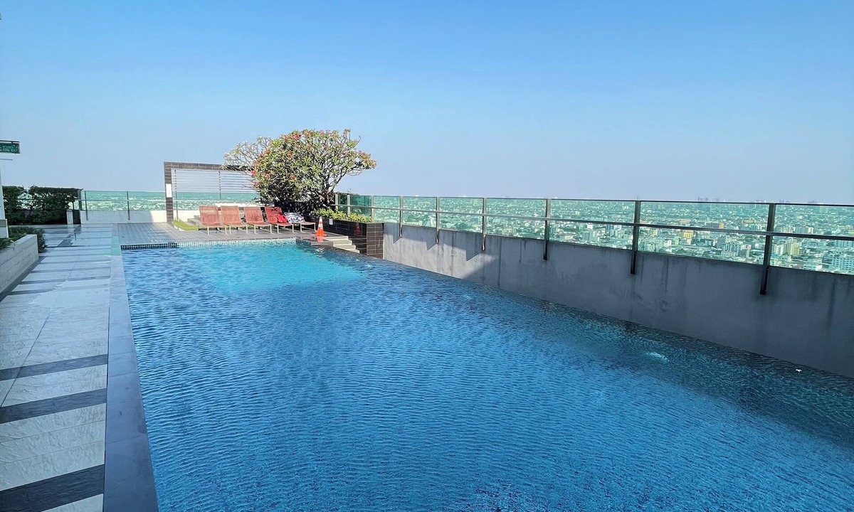 Samsen Nok Apartment | Downtown Loft Living Condos