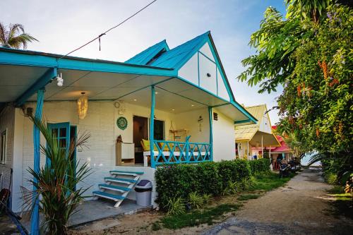 Bang Po Villa | Dream Villa Beachside Sunset
