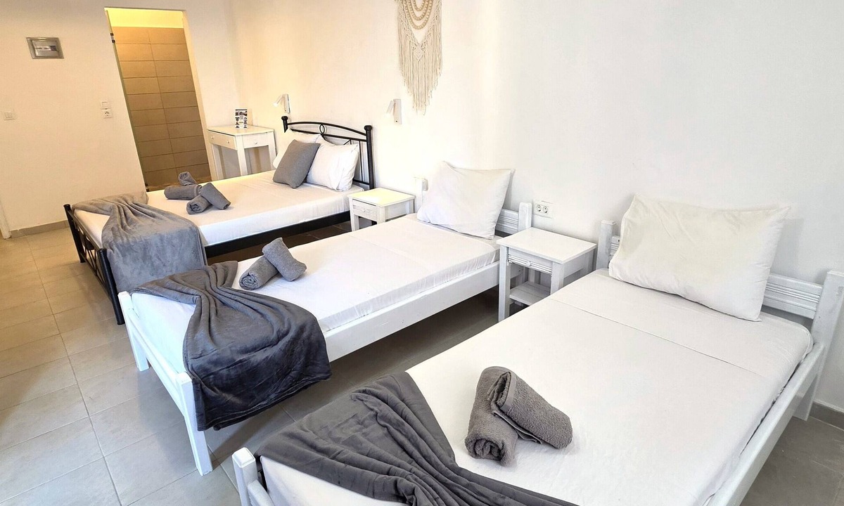 Perissa Apartment | Economy Quadruple Room 4 with Balcony and Air Conditioning