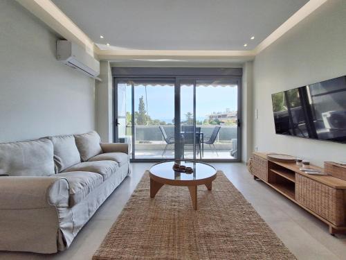 Alimos Apartment | Elegant Apartment at Alimos Marina with Sea View