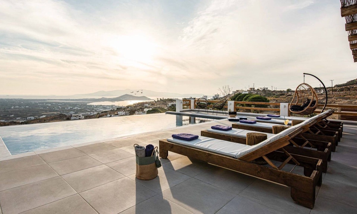 Naxos Town Villa | Elegant Naxos Villa | Villa Meltemi | 4 Bedrooms | Luxury & Privacy |Private.