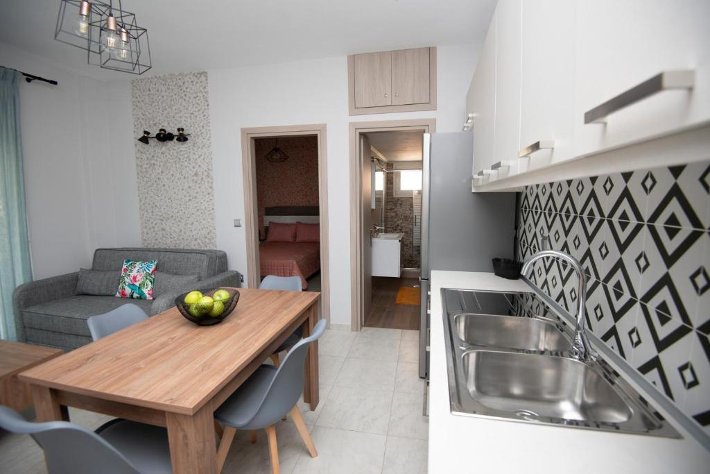 Alexandroupoli Apartment | ENIO AXD guest house with private parking