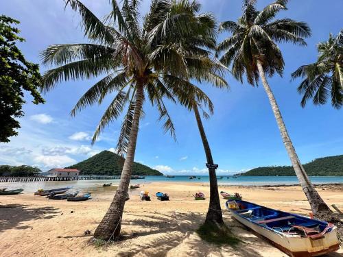 Koh Rong Sanloem House | Entire Beach House in M'Pai Bay - Koh Rong Sanloem