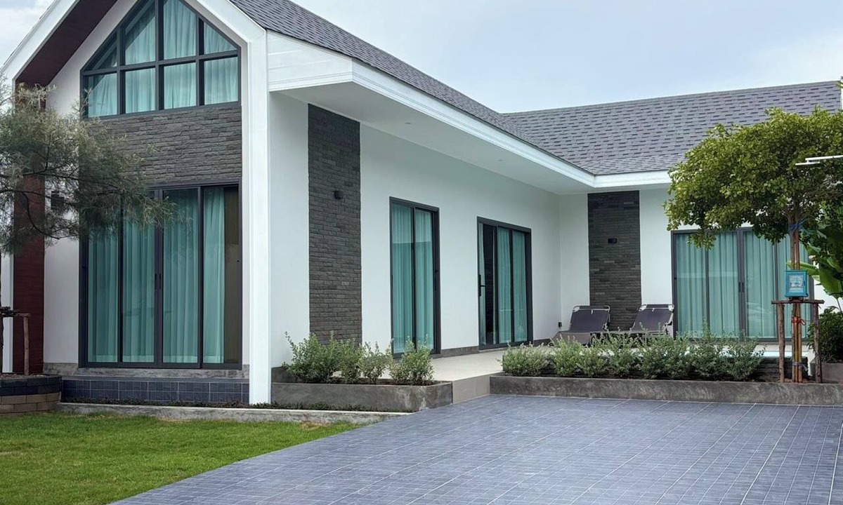 Krabi House | Experience perfect relaxation at our private pool villa with a warm atmosphere