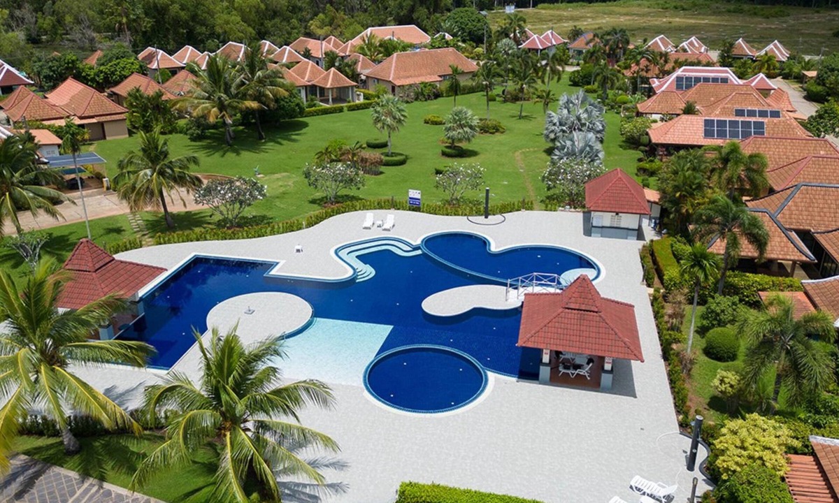 Chakphong Villa | Family Poolside Villa in Bali Residence Mae Phim (Kids Bunk Suite)