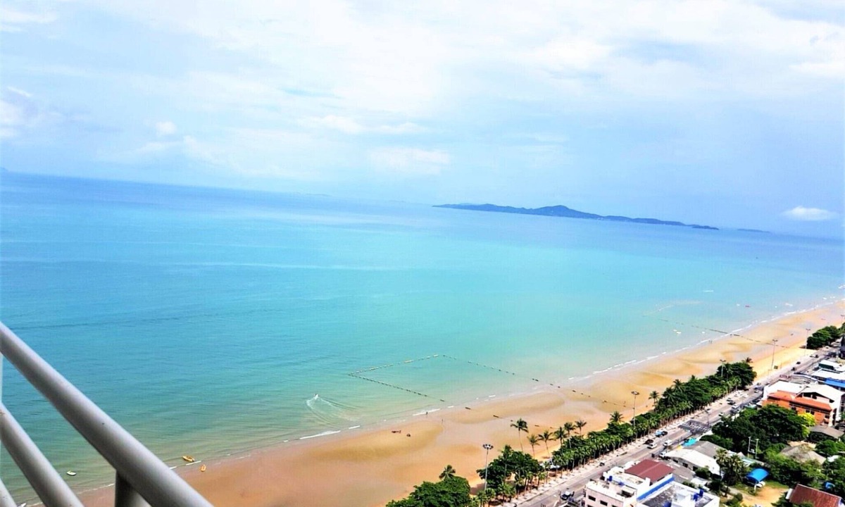 Na Chom Thian Apartment | Fantastic Sea View Beach Condo - Sleeps 2