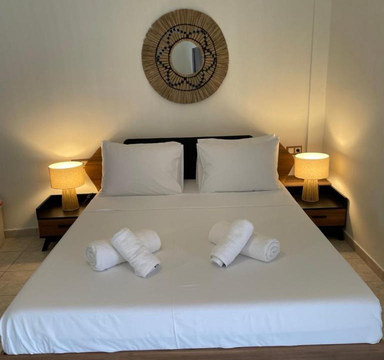 Aigaleo Apartment | Feel Breeze Athens