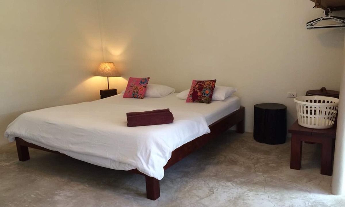 Chalong House | Fern House Retreat