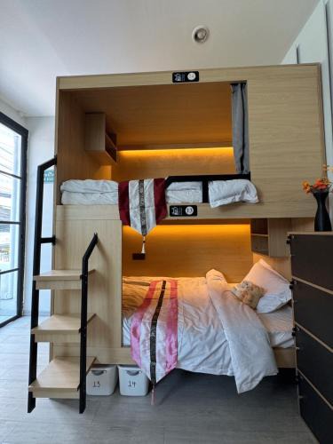 Rama 9 Hostel | First Villa Life Hostel