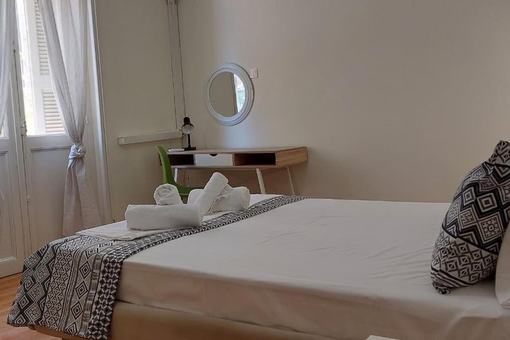 Kypseli Apartment | Fokionos Athens Centre 5 BD, 1,5 BATH