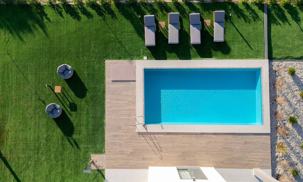 Lakopetra House | Forestbreeze 3: Luxury 2 Bedroom Villa with Private Pool & Garden
