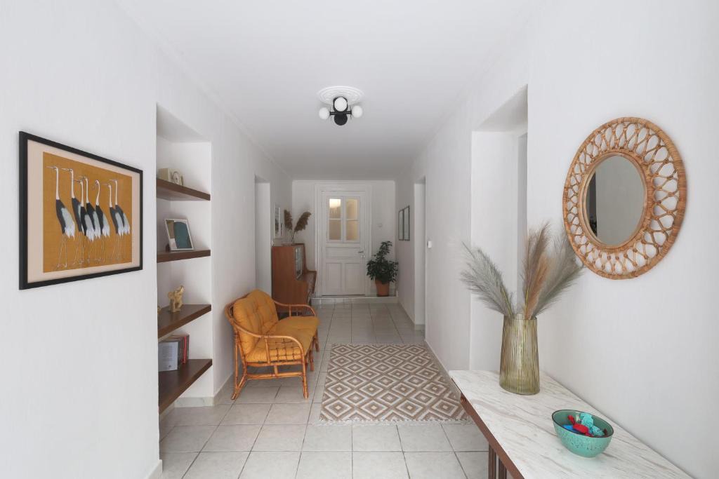 Drama Apartment | Garden House Retreat
