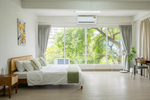 Phra Khanong House | Glow House Sukhumvit 54, Spacious Modern Rooms near BTS On Nut