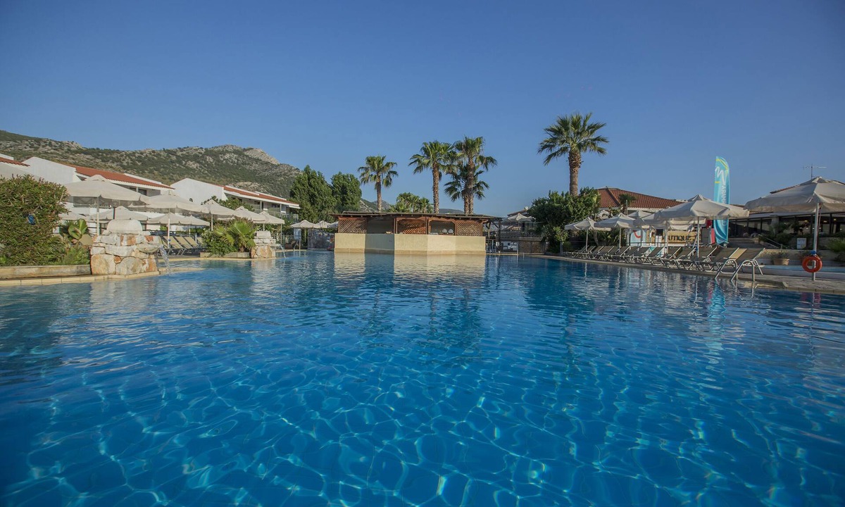 Marathon Resort | Golden Coast Hotel & Bungalows - All Inclusive