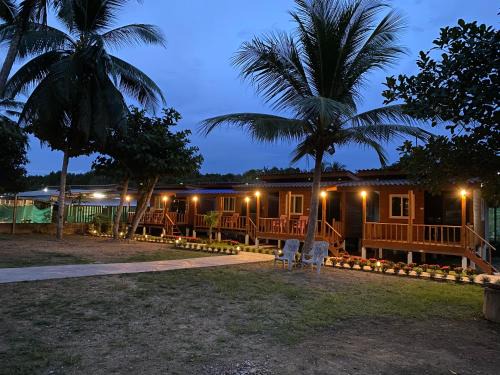 Ko Mook Resort | Goyao Family Bungalow