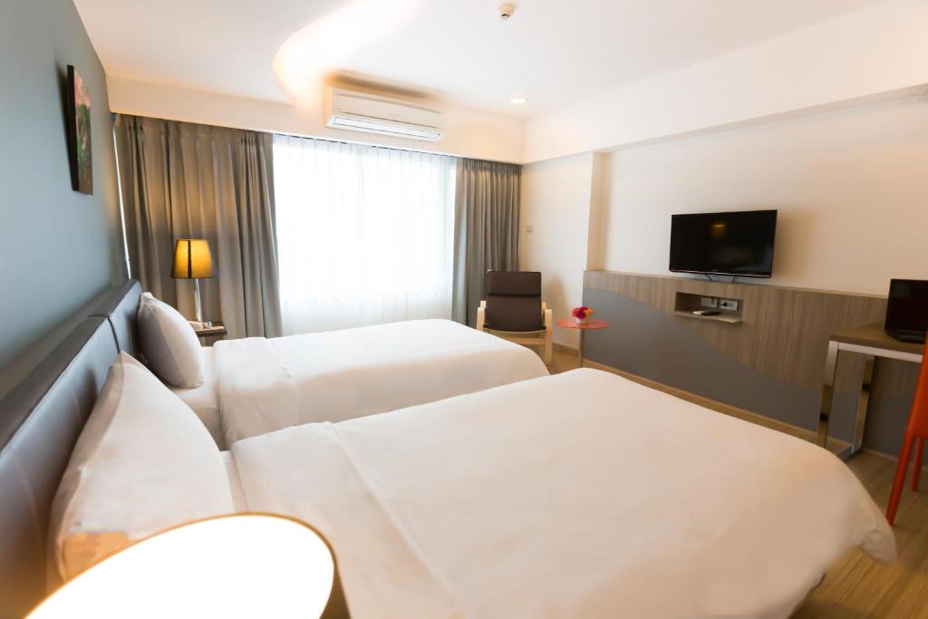 Khlong Ton Sai Hotel | Grand Tower Inn Sathorn Hotel