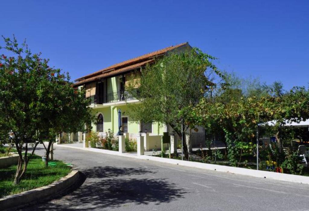 Sfakera Apartment | Green House!