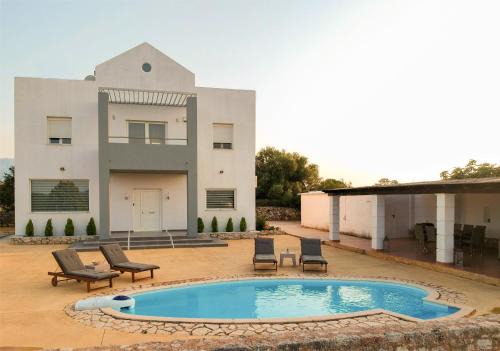 Sternes Villa | Grey Haven Luxury Villa