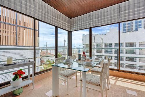 Pratumnak Hill Apartment | Grosvenor House - Olympic Pool - Pattaya