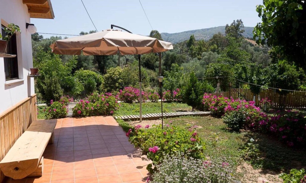 Dhris House | Guest house Dramountana both apartments