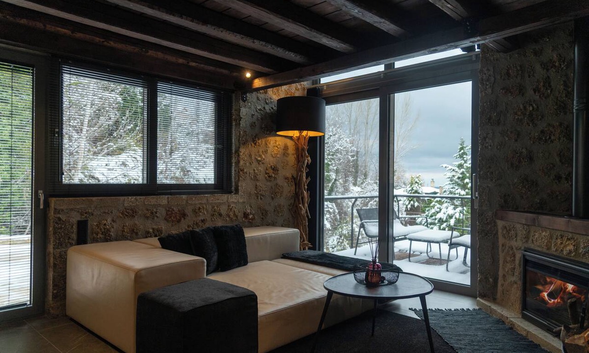 Mesaia Trikala Ski Chalet | Heartbeat Superior Chalet, Heartbeat Mountain Escapes