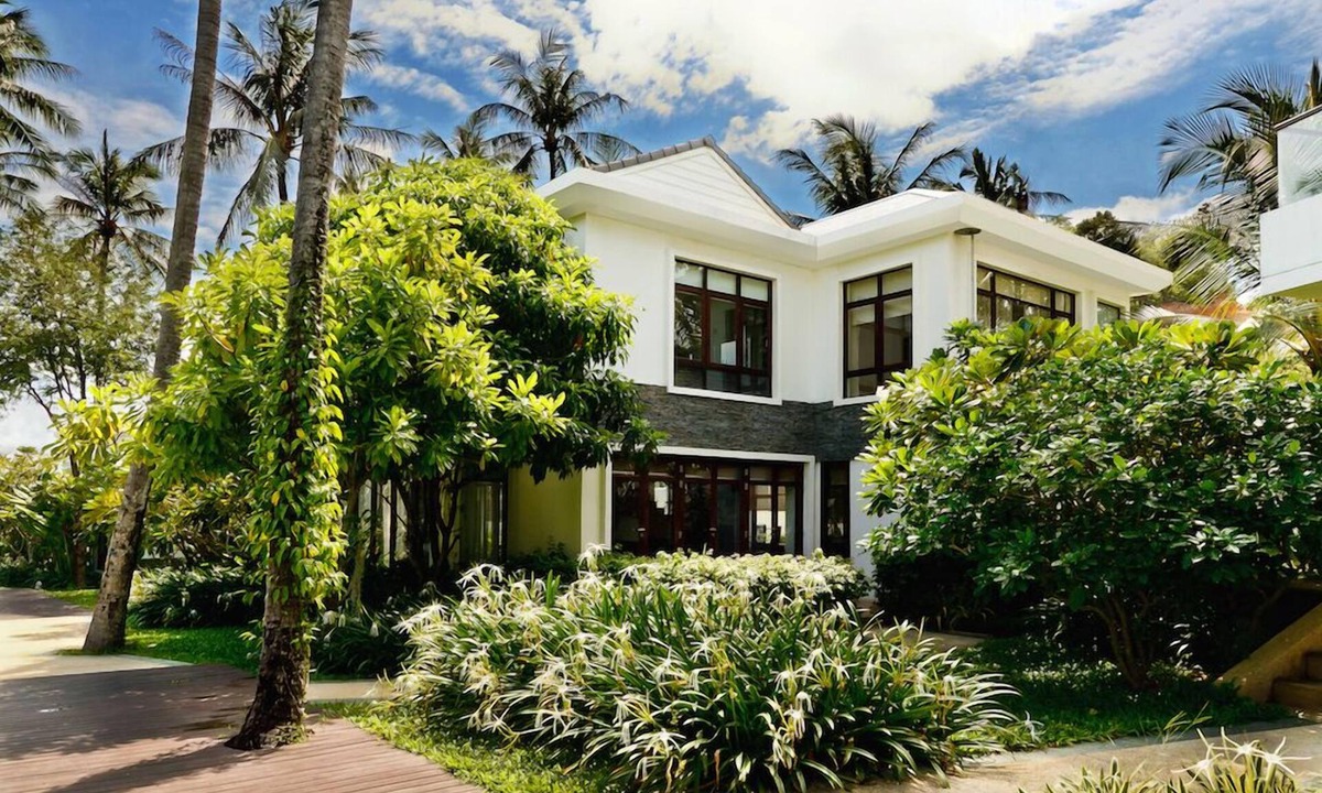 Bang Po Villa | Heliconia Pool Villa - 3 Bedroom at the Beach Property