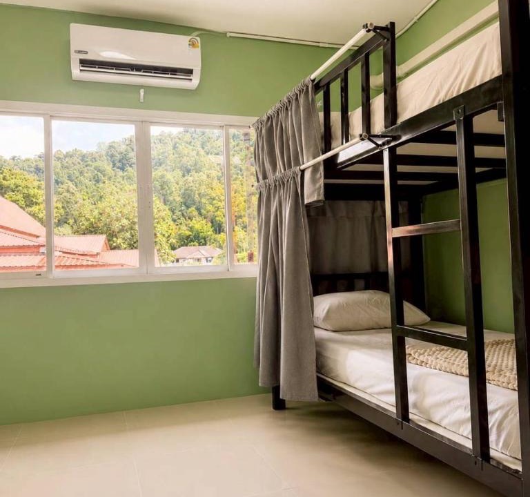 Khlong Sok Hostel | Hello Bella khaosok hostel