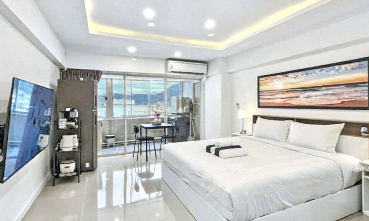 Patong Apartment | Heritage - Modern Studio shared Pool, City Centre