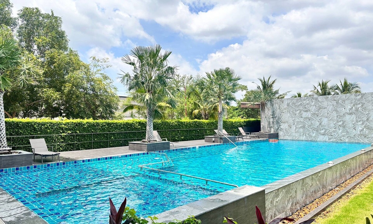 Bang Chalong Hotel | Herma Hotel