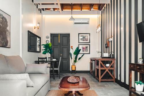 Chakkrawat House | Hidden Oasis House in Bangkok Chinatown Self Check-in