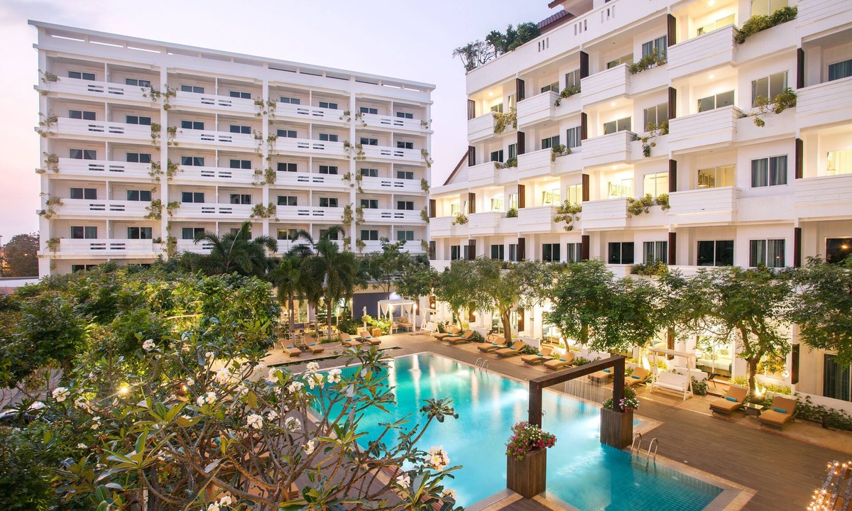 Jomtien Hotel | Hill Fresco