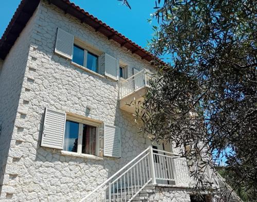 Evrostina House | Holiday Garden Home - wenige Schritte ans Meer