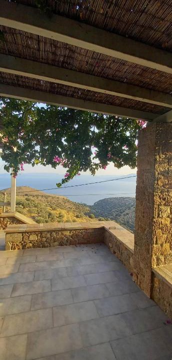 Kontos Apartment | Holiday Home in Sfendouri, Aegina