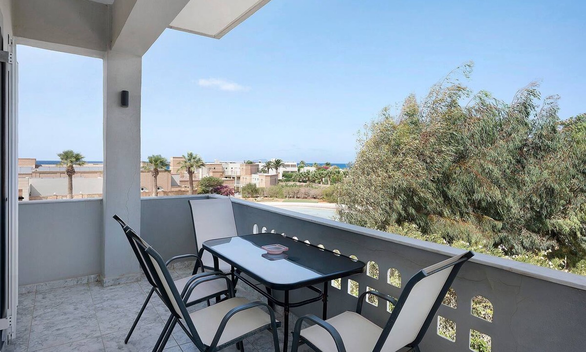 Agkisaras House | Holiday Home 'La Casa Di Leone Casa Sorella' with Sea View, Wi-Fi and Air Conditioning
