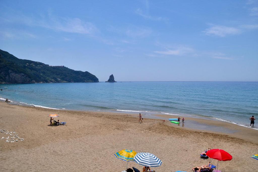 Agios Gordios Apartment | Holiday Studio Apartments Yannis on Agios Gordios beach in Corfu