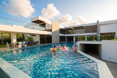 Nong Prue Villa | Holiday villa near Pattaya Elephant Village