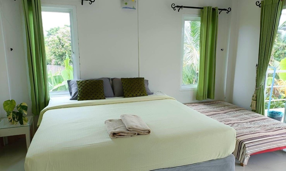 Koh Lan Bed & Breakfast | Home Stay on Larn Island Pattaya