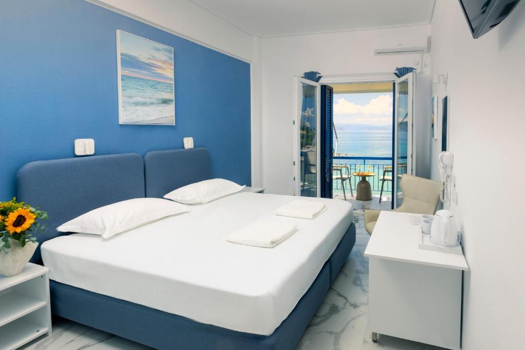 Aegina Town Hotel | Hotel Avra