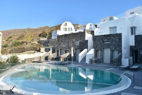 Finikia Hotel | Hotiday Santorini Oia
