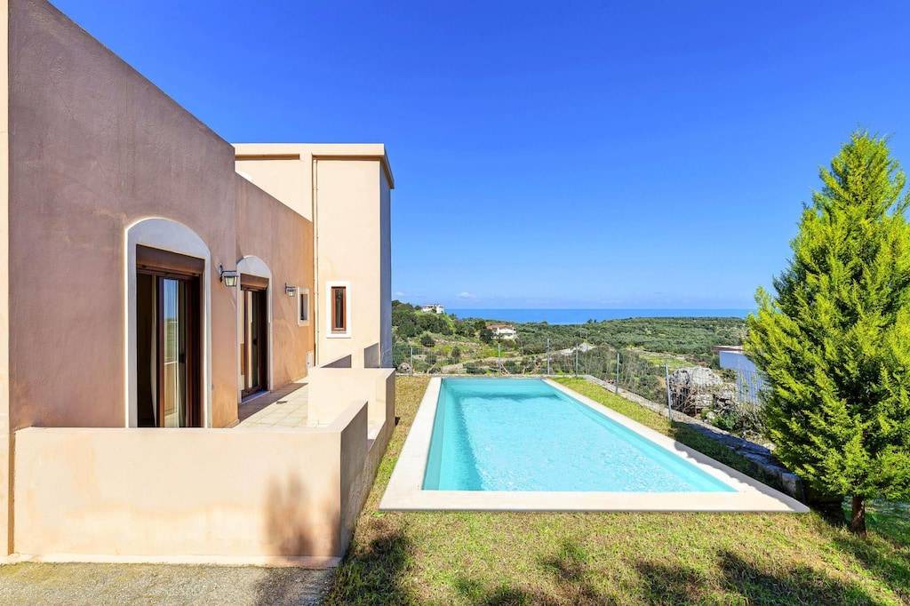 Kournas House | House ∙ 4 bedrooms ∙ 8 guests