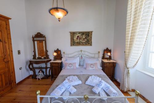 idhra Apartment | Hydra's Pearl - Gold Pearl, Luxury Mansion, No Steps, 120m from the port