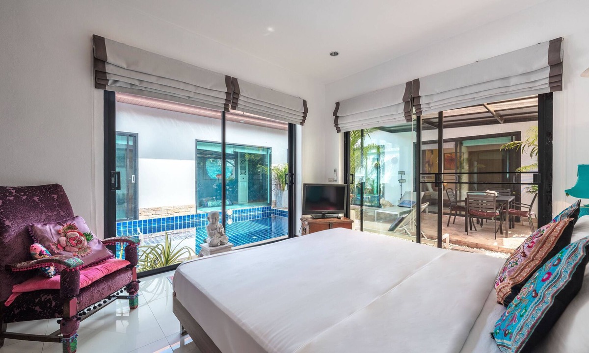 Rawai Villa | Iconic Art Decor 3BR Pool Villa Salika