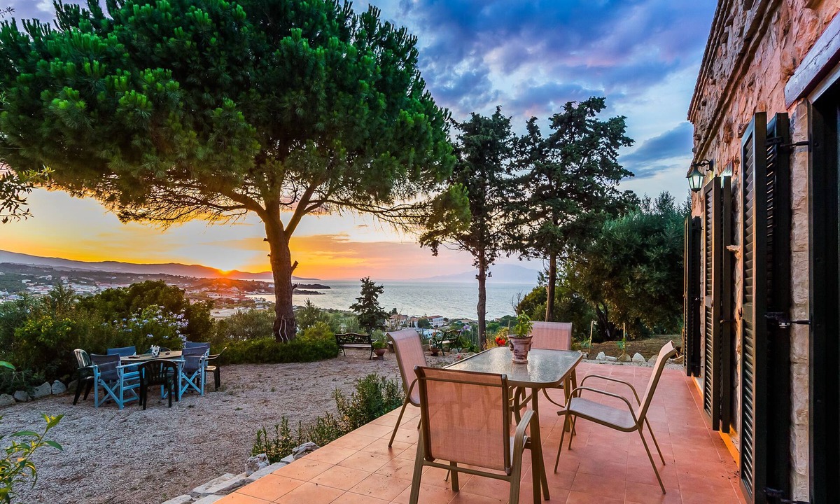 Akrotiri Villa | Il Belvedere di Akrotiri” is a perfect retreat!
