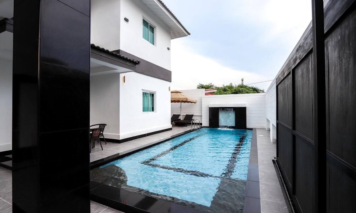 South Pattaya Villa | Indiluxe 6 bedroom spacious pool villa near walking street and nightlife