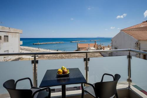 Kolymvari Apartment | Iria Sea View Room