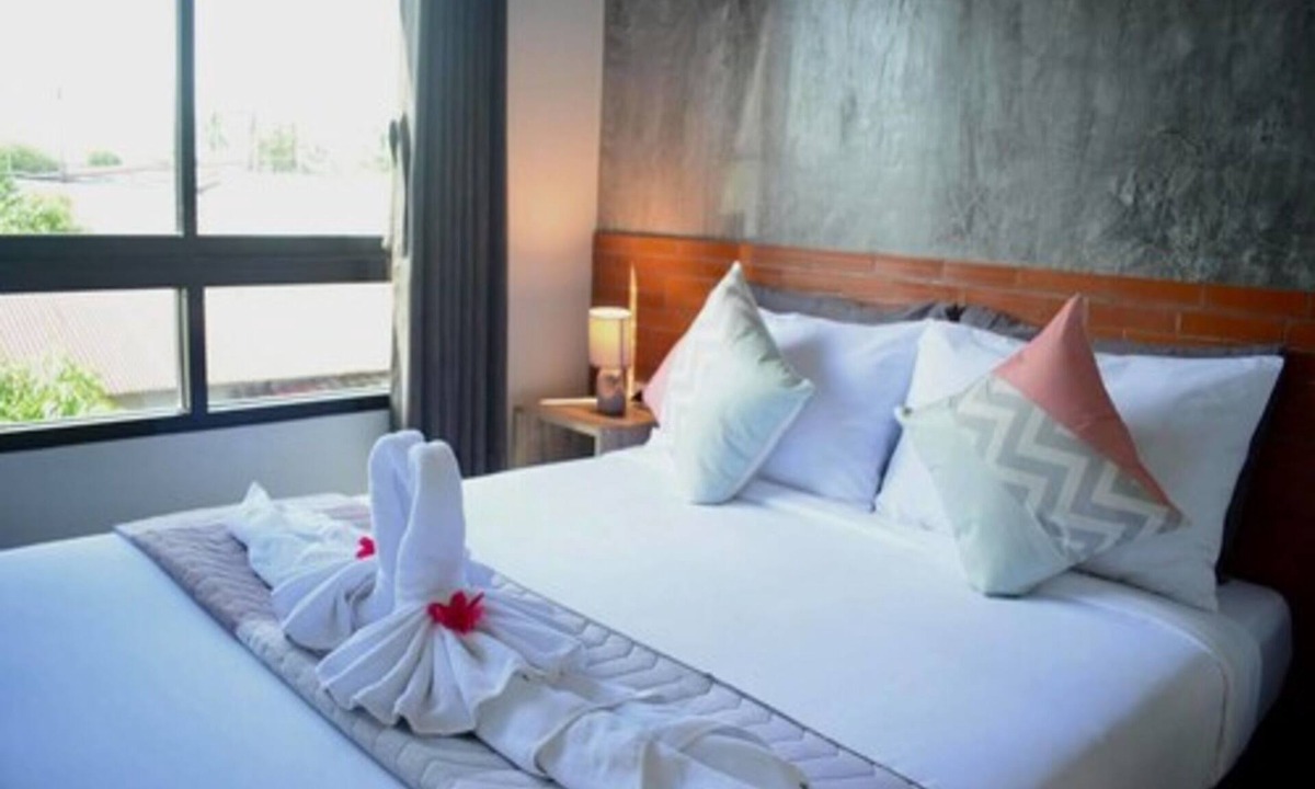 Bang Tao Hotel | Isayarada Apartment